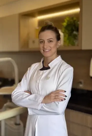 Dra Rafaela Avelar Gumiero Média